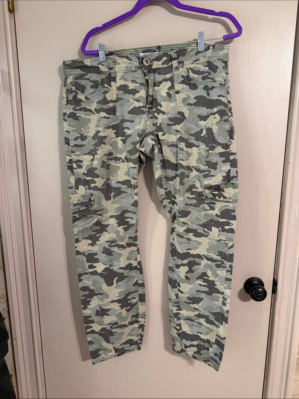 BONGO Camo Cargo Pants in Green & Gray